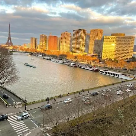 2 Bedroom Flat With Eiffel & River Seine Views Apartment