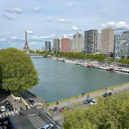 Apartment 2 Bedroom Flat With Eiffel & River Seine Views Paris