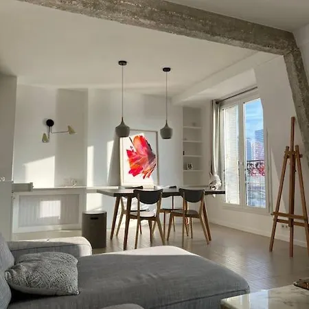 2 Bedroom Flat With Eiffel & River Seine Views Appartamento